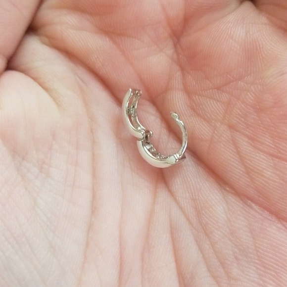 Earrings - Picture 2 of 3